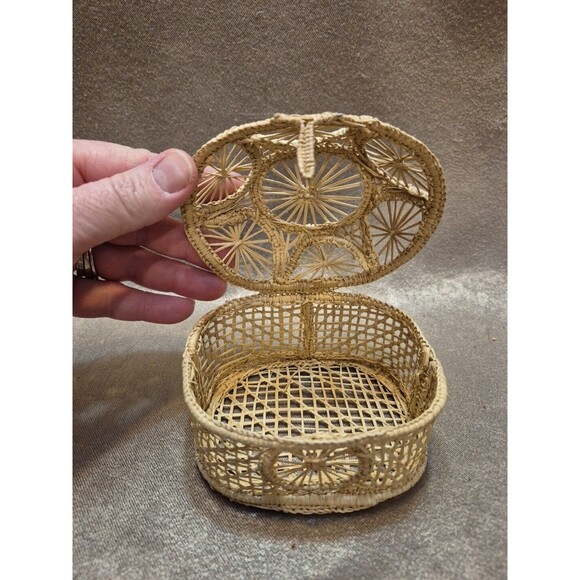 Vintage Folk Art Boho Small Woven Treasure Trinket Box Sweet Grass & Wire - Picture 12 of 16